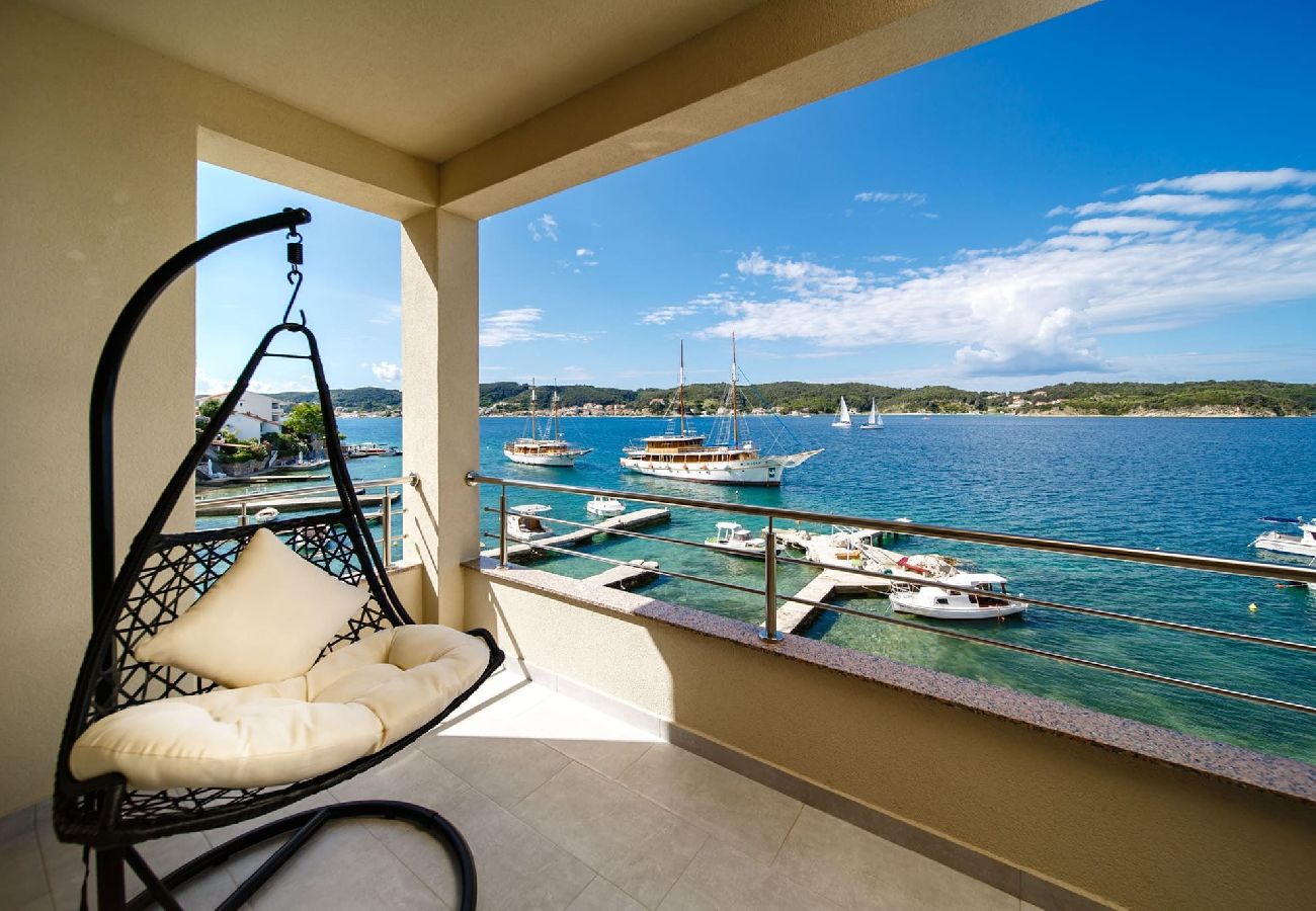 Apartment in Supetarska Draga - Villa Gulli - Apartment Blue with Sea View 