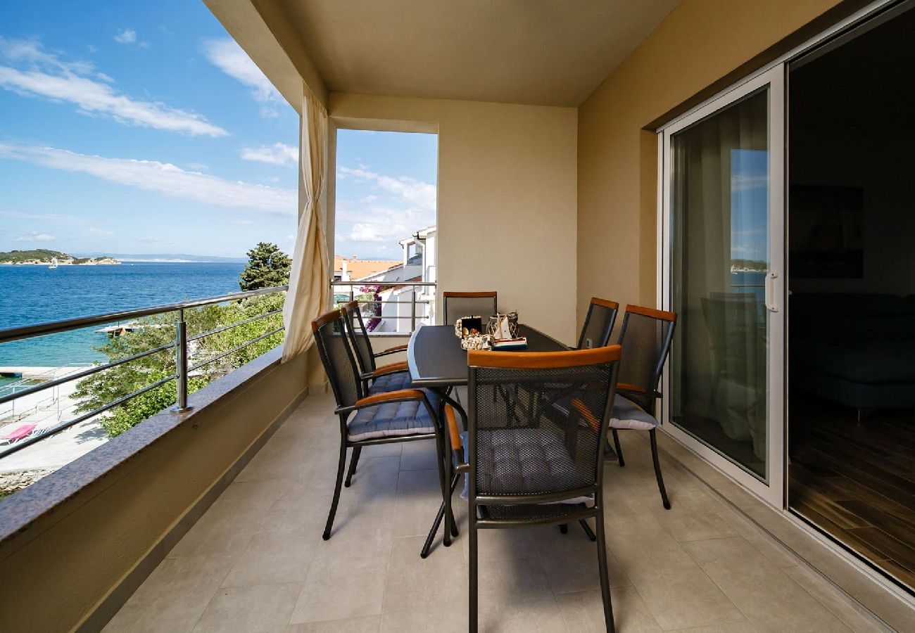 Apartment in Supetarska Draga - Villa Gulli - Apartment Blue with Sea View 