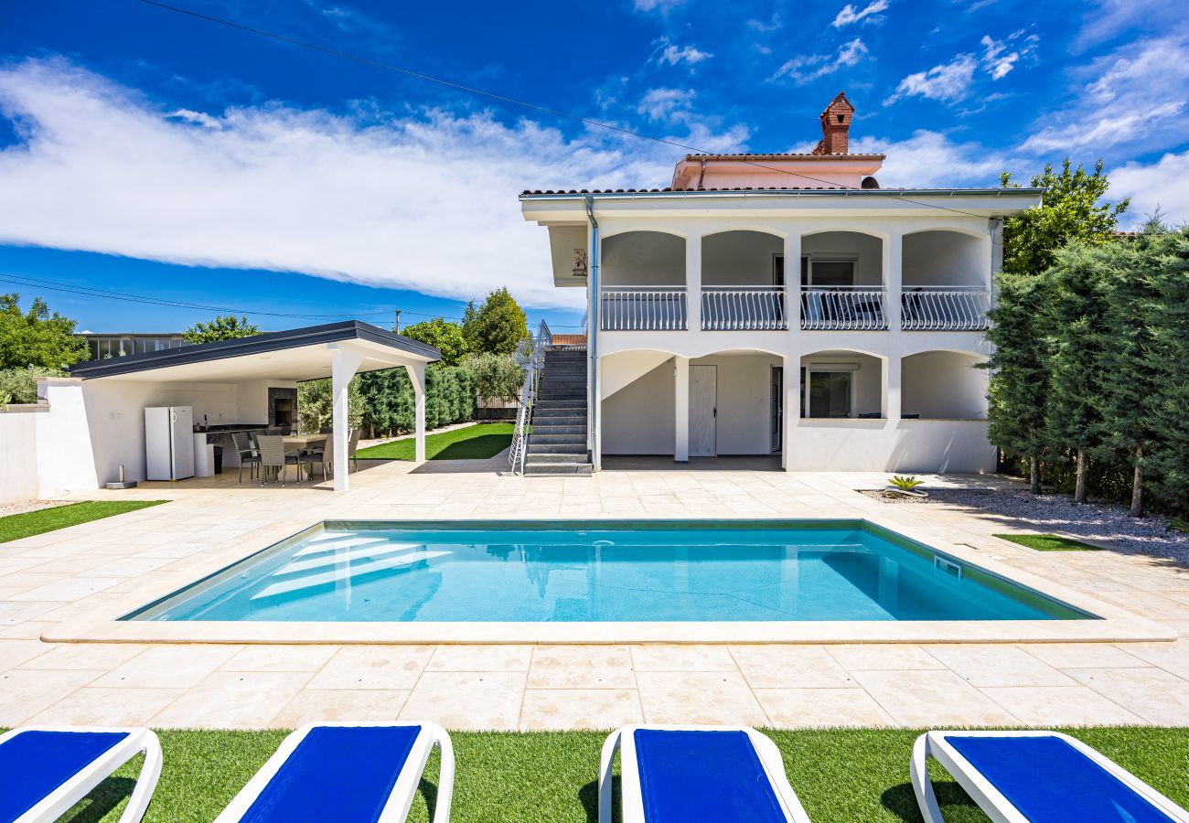 Villa in Kukci - Relaxing Villa near Porec with Pool - Susanne
