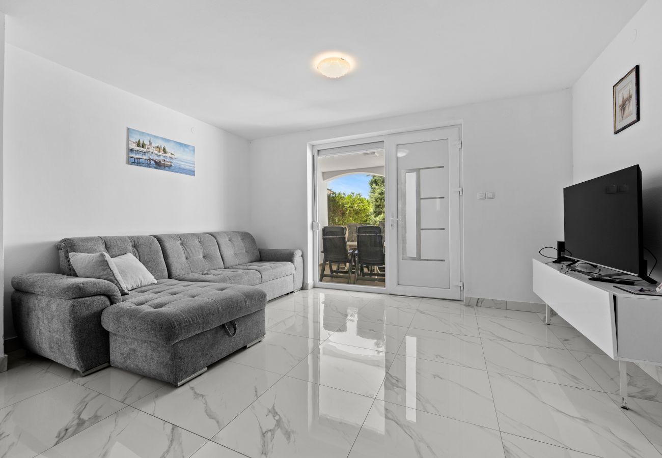 Villa in Kukci - Relaxing Villa near Porec with Pool - Susanne