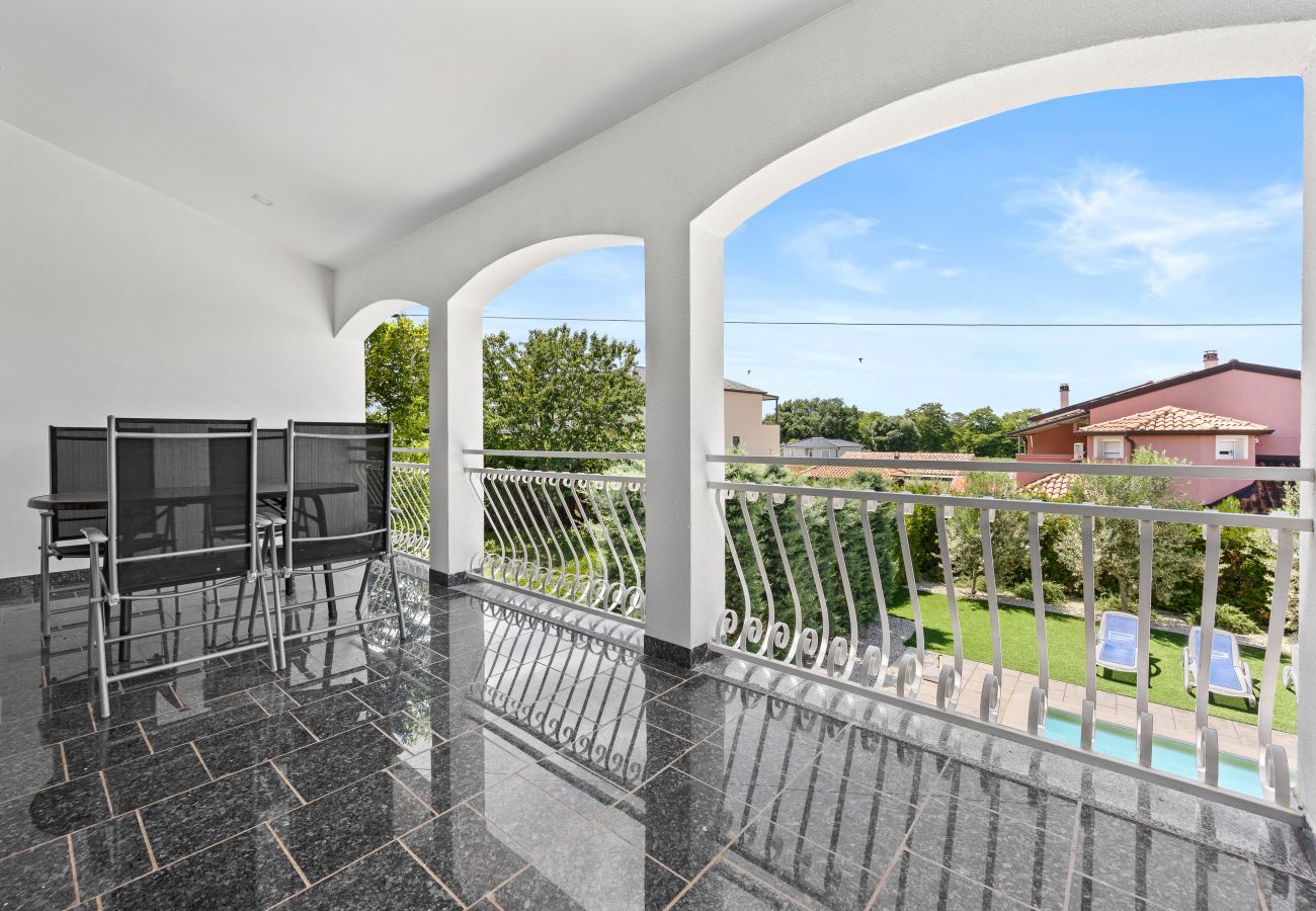 Villa in Kukci - Relaxing Villa near Porec with Pool - Susanne