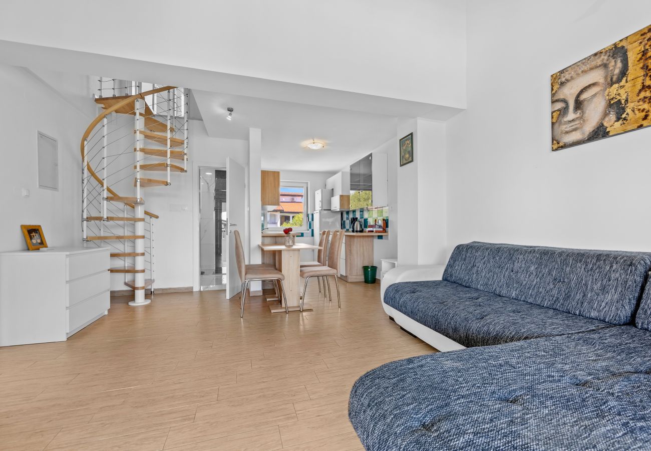 Villa in Kukci - Relaxing Villa near Porec with Pool - Susanne