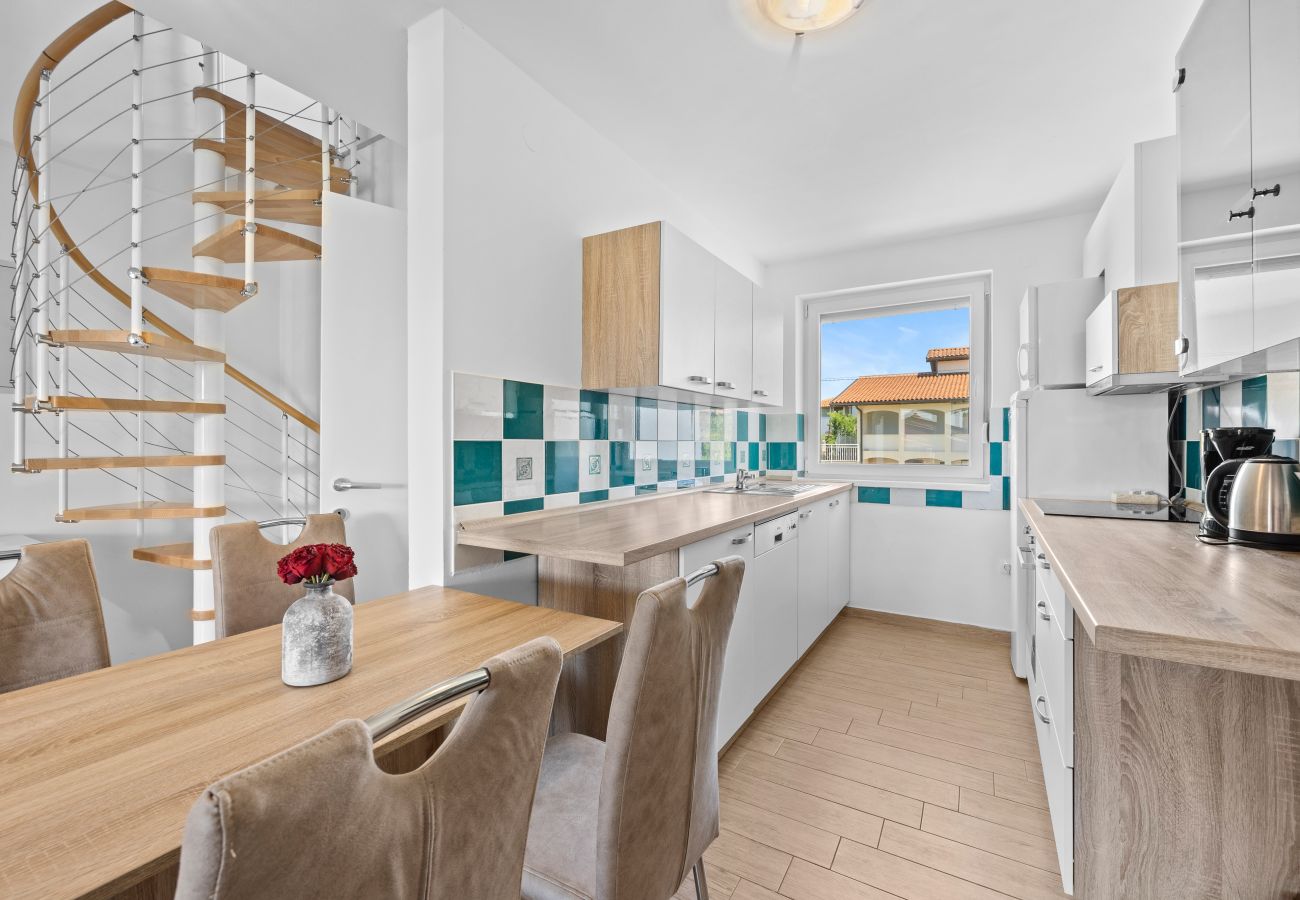 Villa in Kukci - Relaxing Villa near Porec with Pool - Susanne