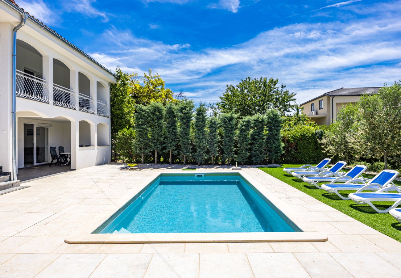 Villa in Kukci - Relaxing Villa near Porec with Pool - Susanne