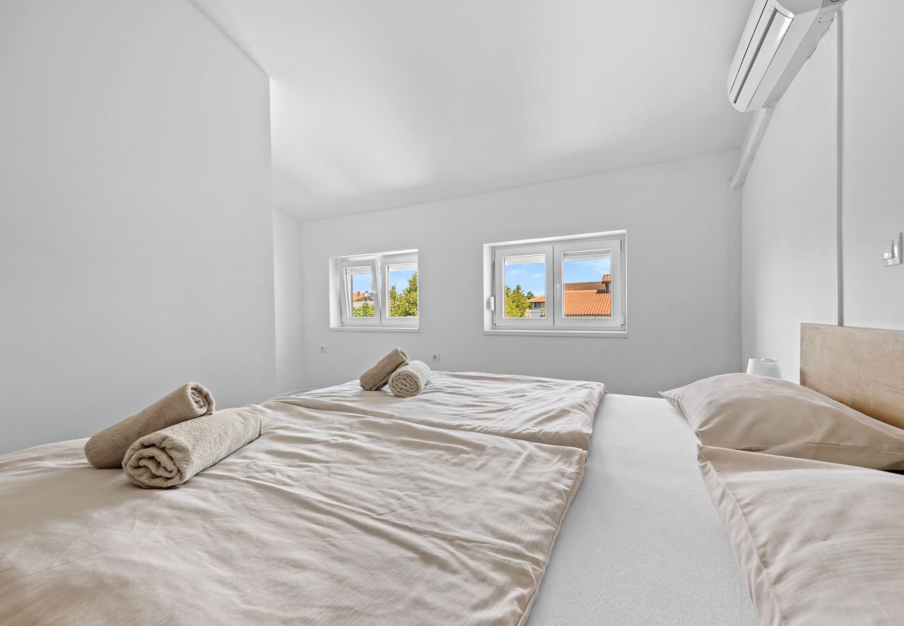 Villa in Kukci - Relaxing Villa near Porec with Pool - Susanne