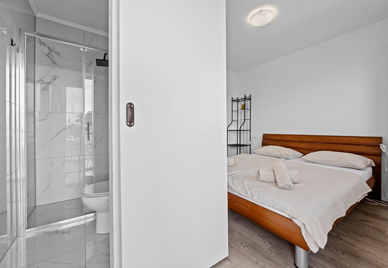 Villa in Kukci - Relaxing Villa near Porec with Pool - Susanne