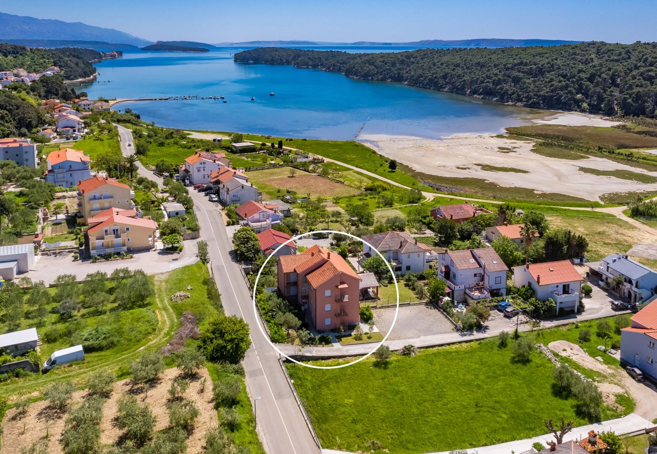 Apartment in Kampor - Seafront Apt for Family Vacation - Neda Ruzmarin