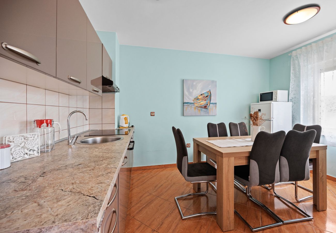 Apartment in Kampor - Seafront Apt for Family Vacation - Neda Ruzmarin