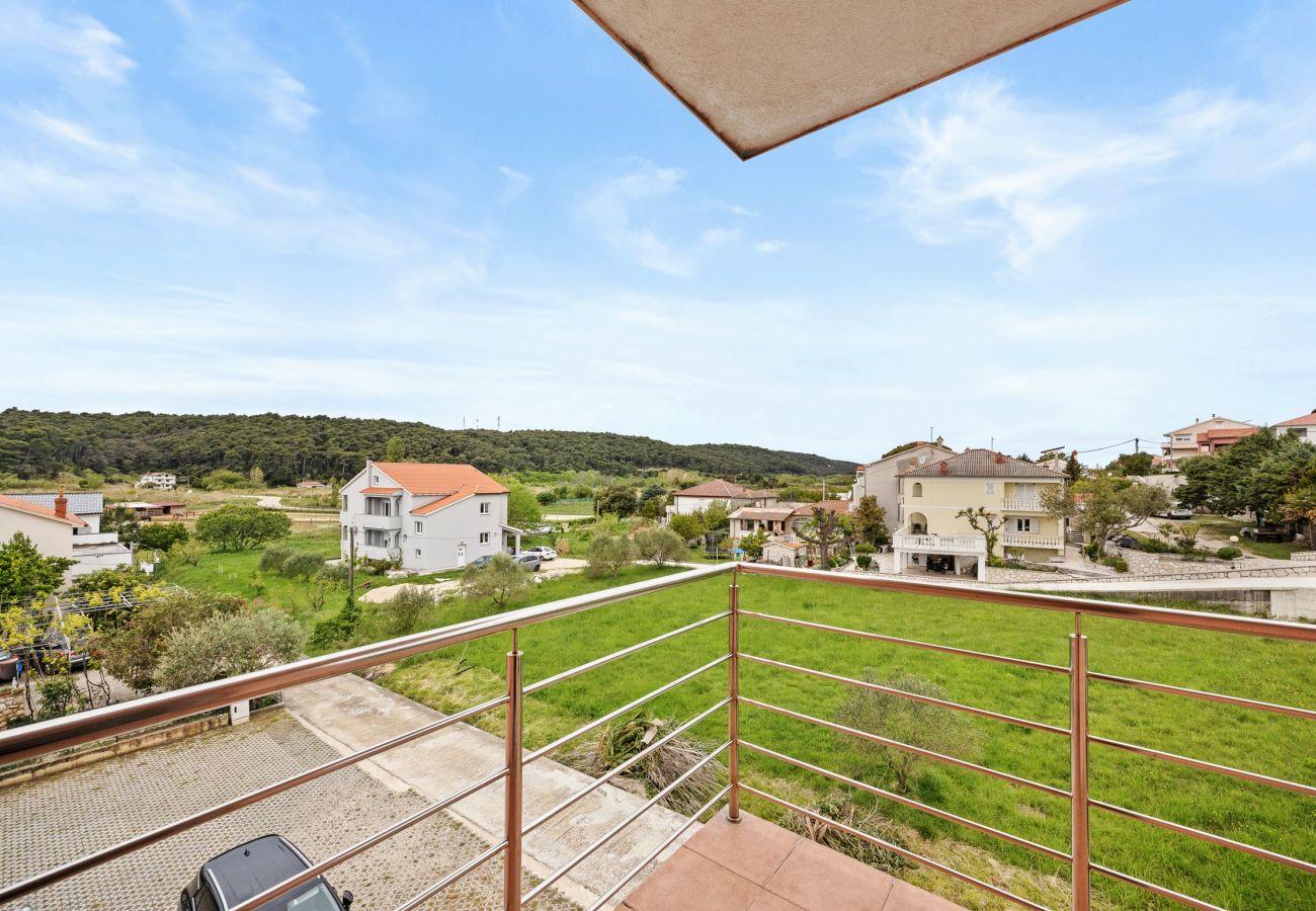 Apartment in Kampor - Seafront Apt for Family Vacation - Neda Ruzmarin