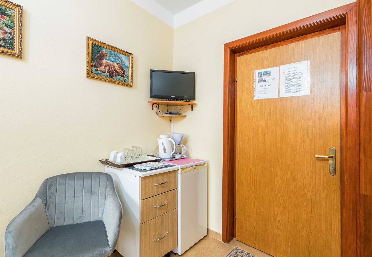 Rent by room in Fažana - Double Room in Fažana - near the Beach