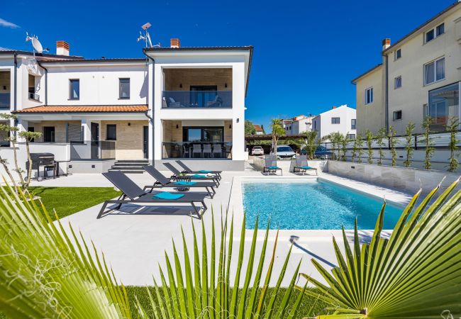 Villa in Štinjan - Villa Polaris - Luxurious Vacation Oasis