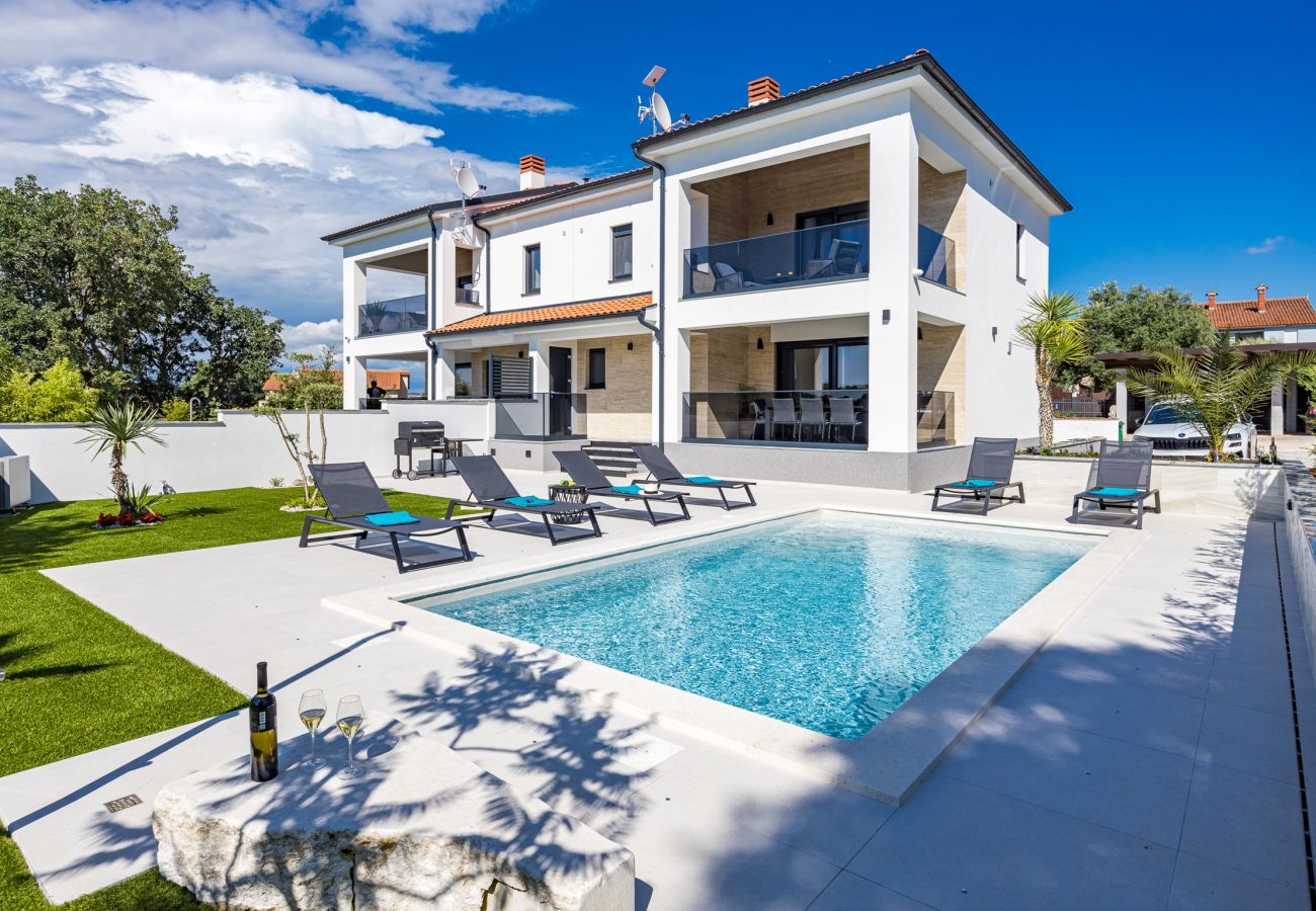 Villa in Štinjan - Villa Polaris - Luxurious Vacation Oasis