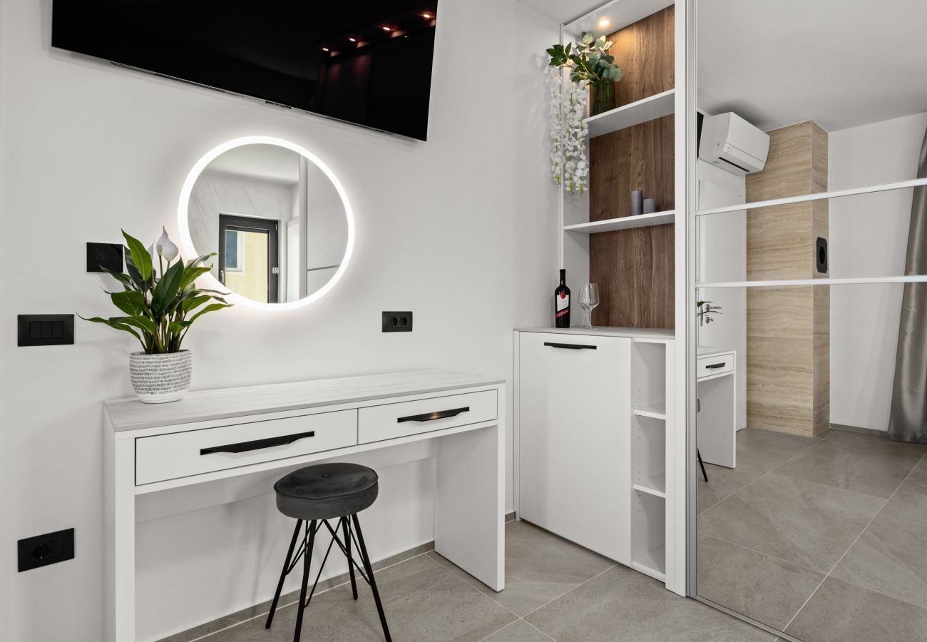 Villa in Štinjan - Villa Polaris - Luxurious Vacation Oasis