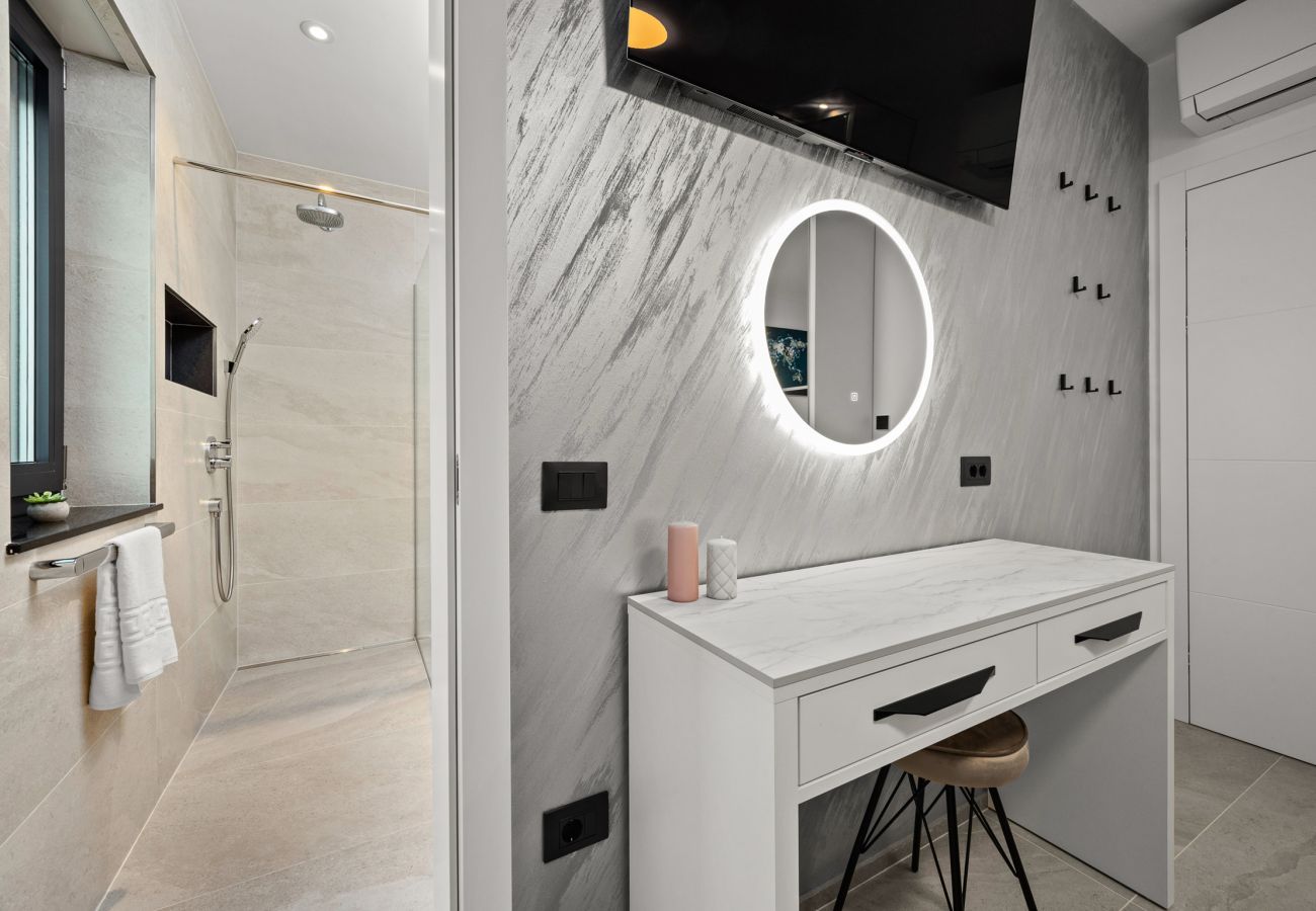 Villa in Štinjan - Villa Polaris - Luxurious Vacation Oasis