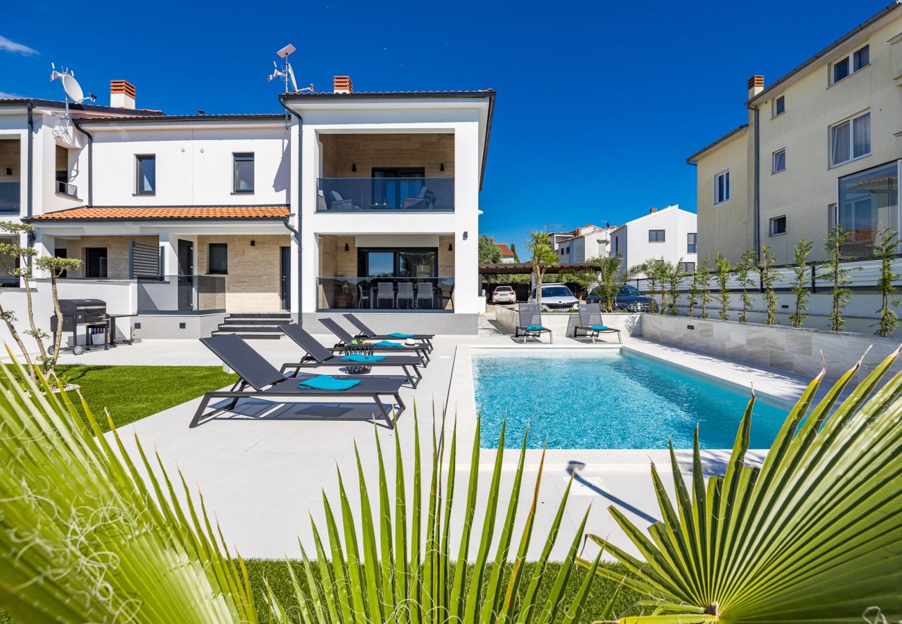 Villa in Štinjan - Villa Polaris - Luxurious Vacation Oasis