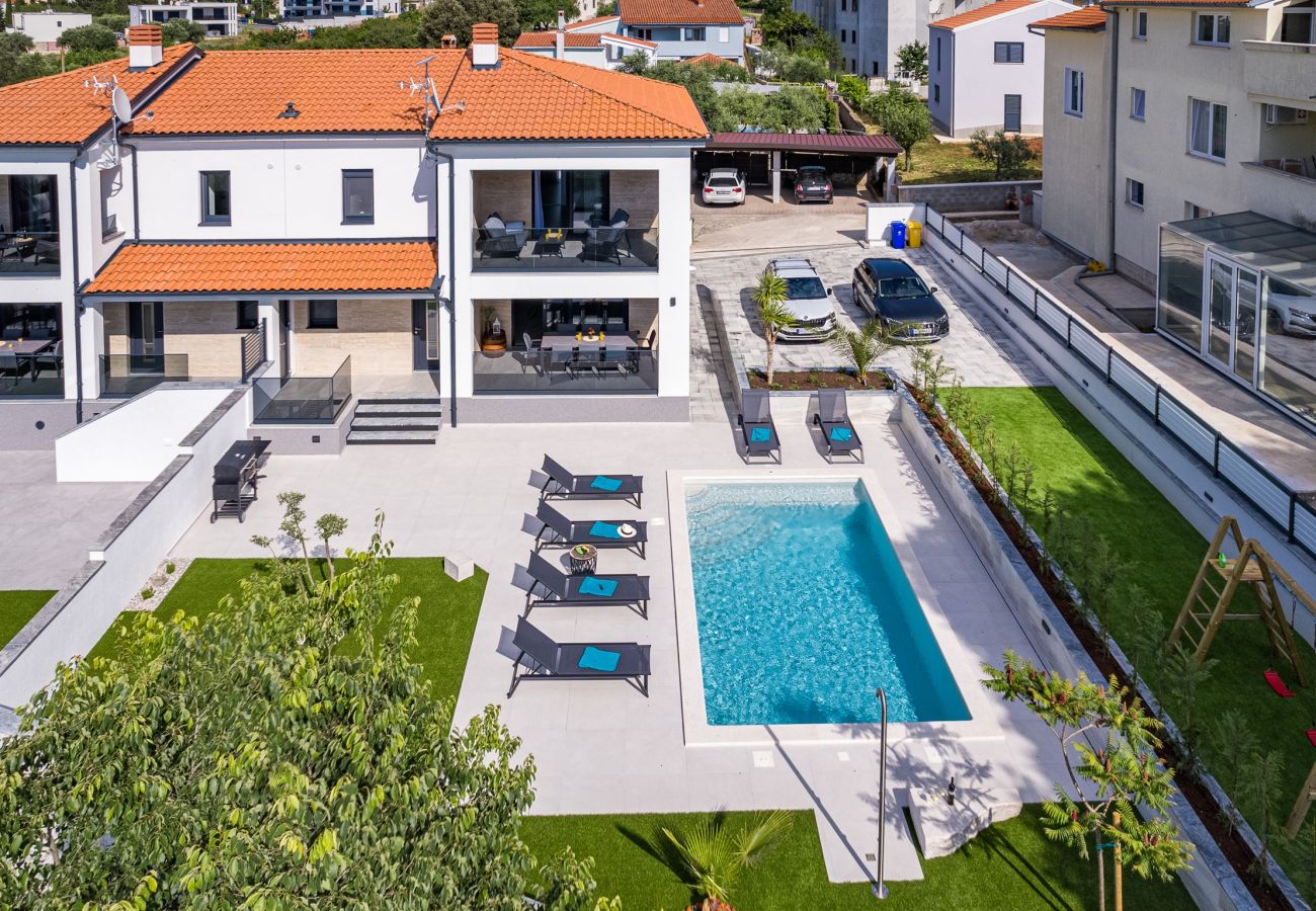 Villa in Štinjan - Villa Polaris - Luxurious Vacation Oasis