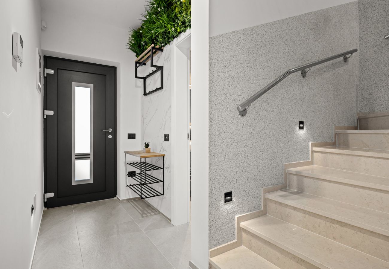 Villa in Štinjan - Villa Polaris - Luxurious Vacation Oasis