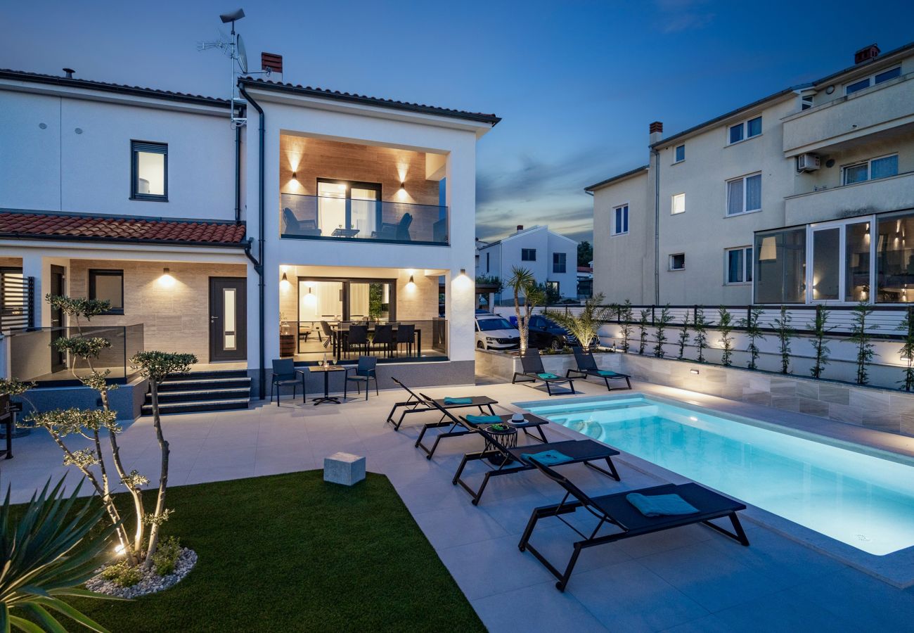 Villa in Štinjan - Villa Polaris - Luxurious Vacation Oasis