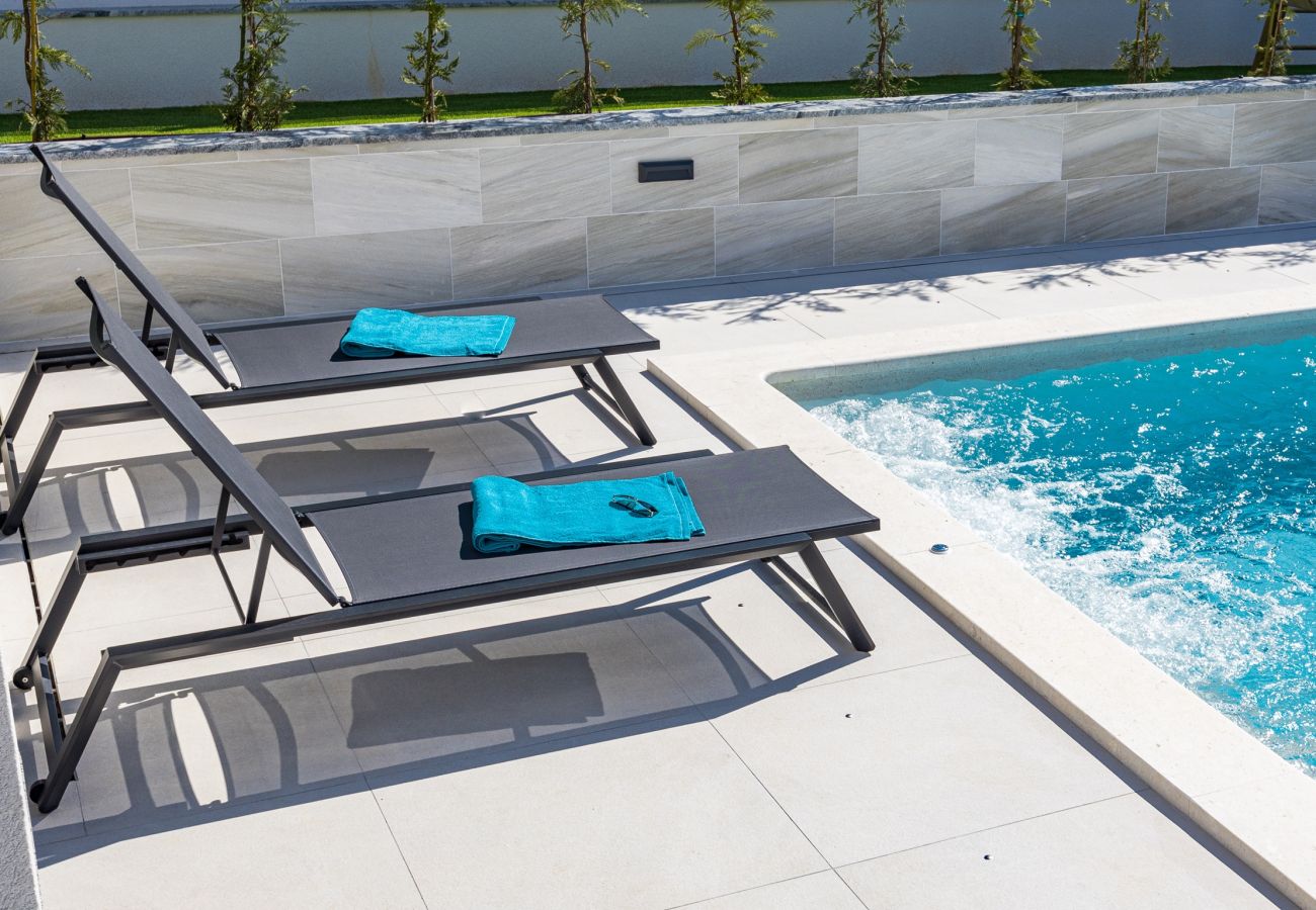 Villa in Štinjan - Villa Polaris - Luxurious Vacation Oasis