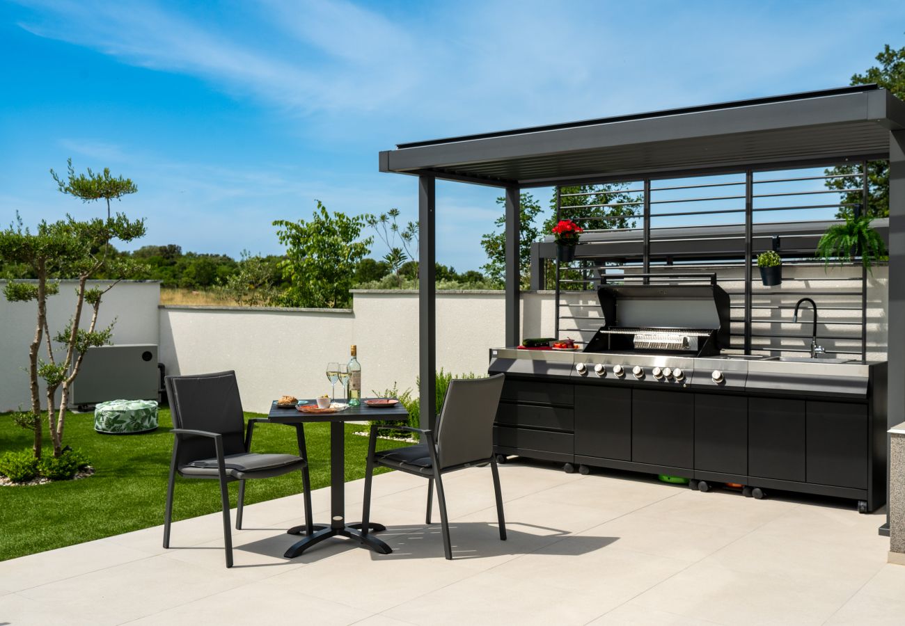 Villa in Štinjan - Villa Polaris - Luxurious Vacation Oasis