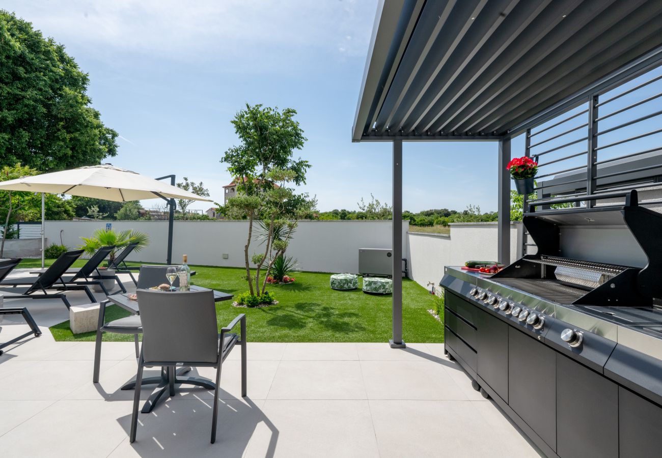 Villa in Štinjan - Villa Polaris - Luxurious Vacation Oasis