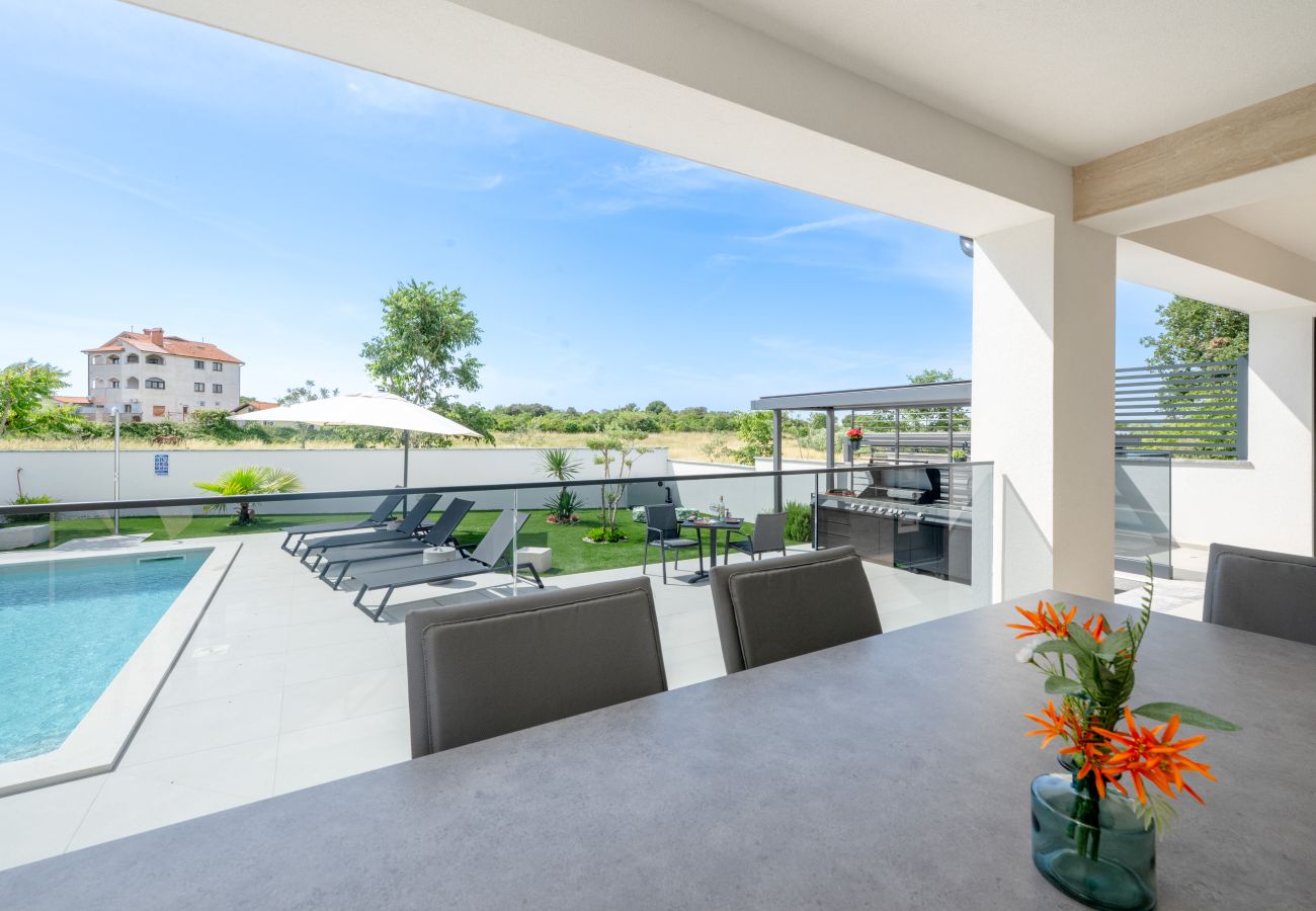 Villa in Štinjan - Villa Polaris - Luxurious Vacation Oasis