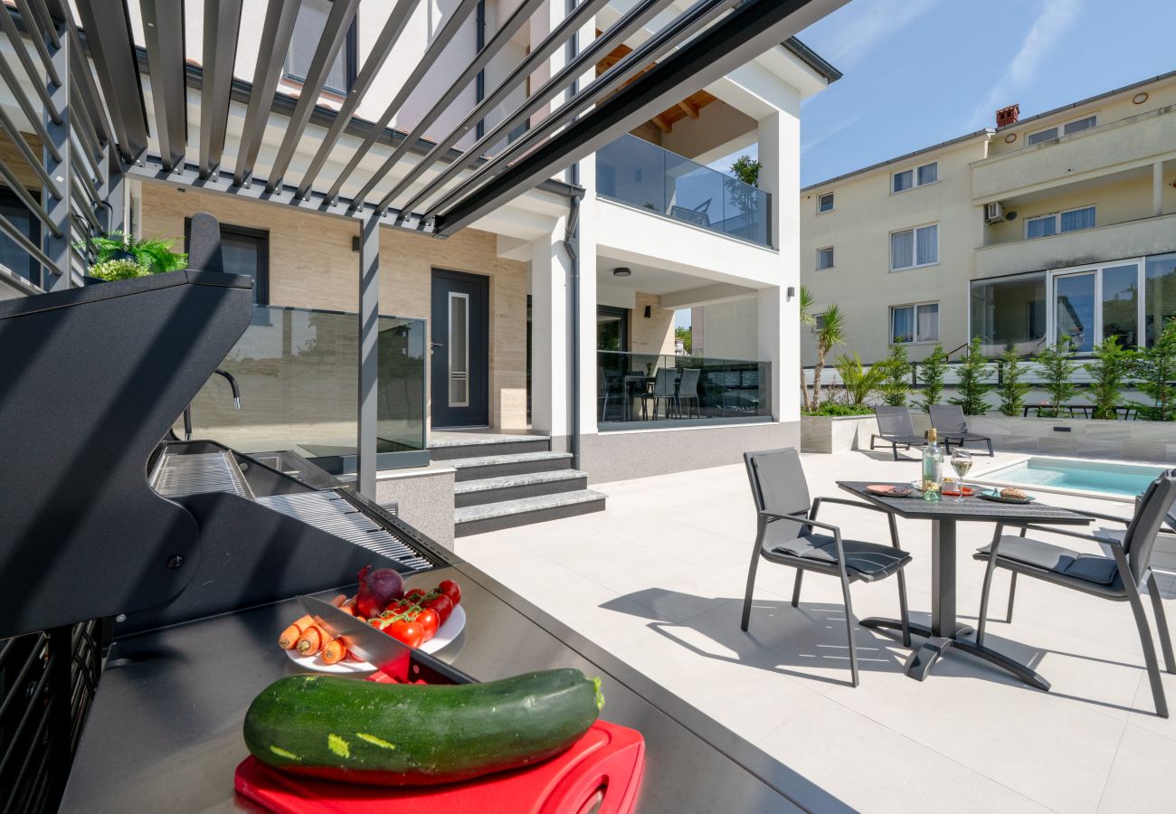 Villa in Štinjan - Villa Polaris - Luxurious Vacation Oasis