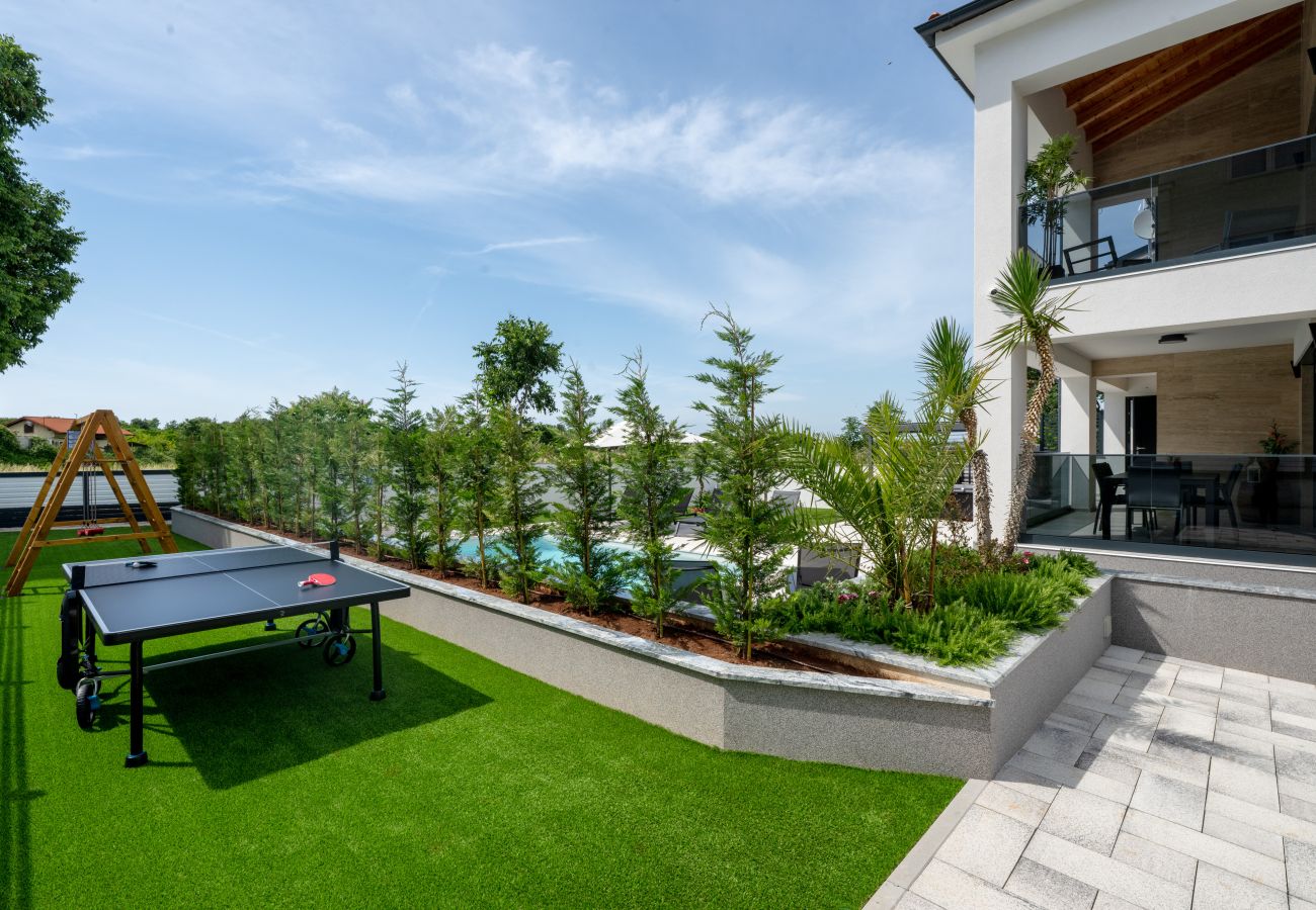 Villa in Štinjan - Villa Polaris - Luxurious Vacation Oasis