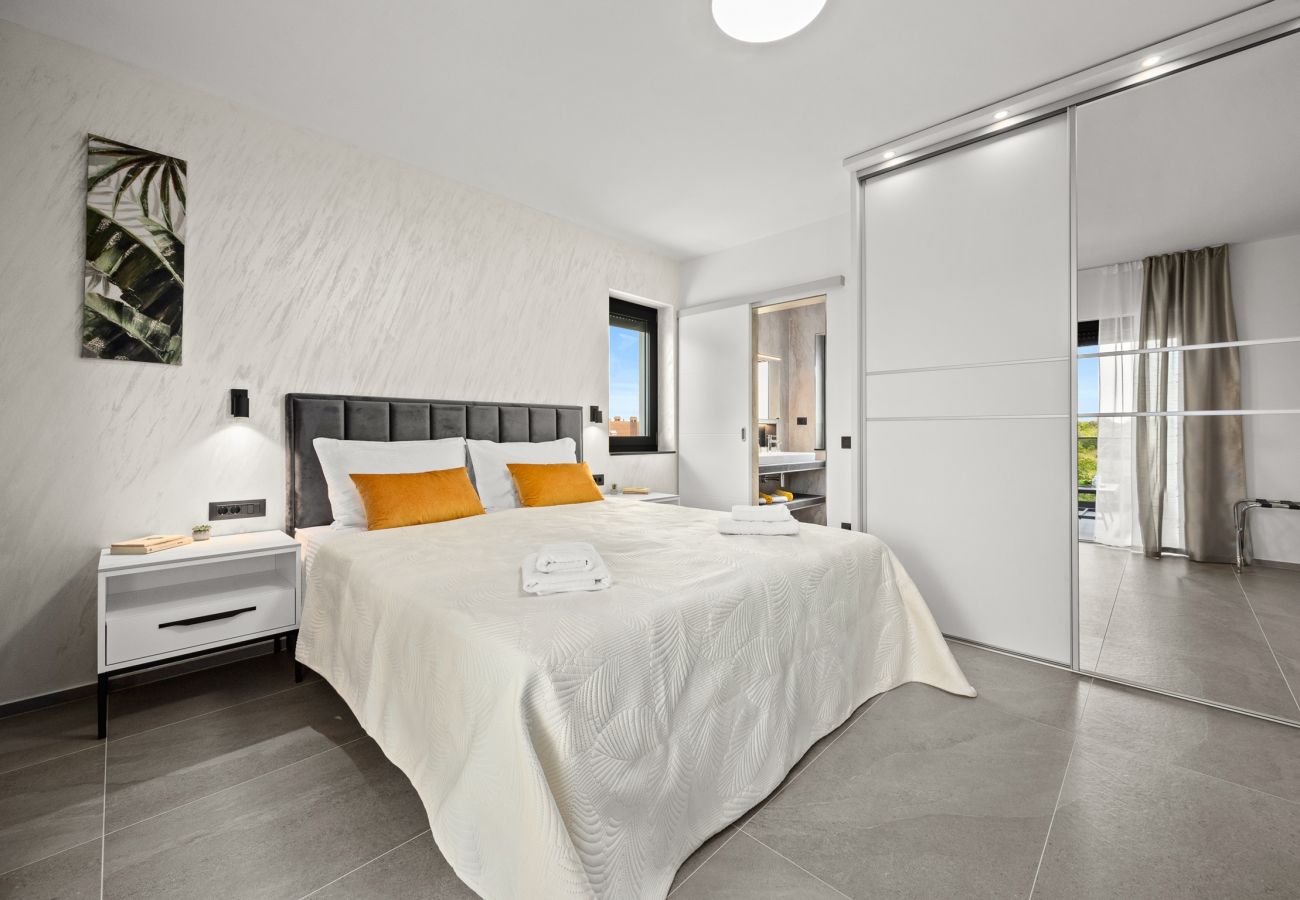 Villa in Štinjan - Villa Antares - Luxurious Vacation Oasis