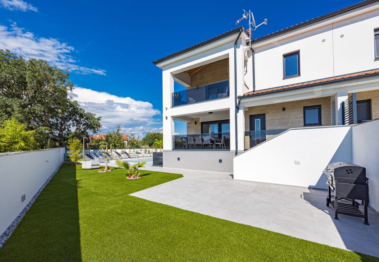 Villa in Štinjan - Villa Antares - Luxurious Vacation Oasis