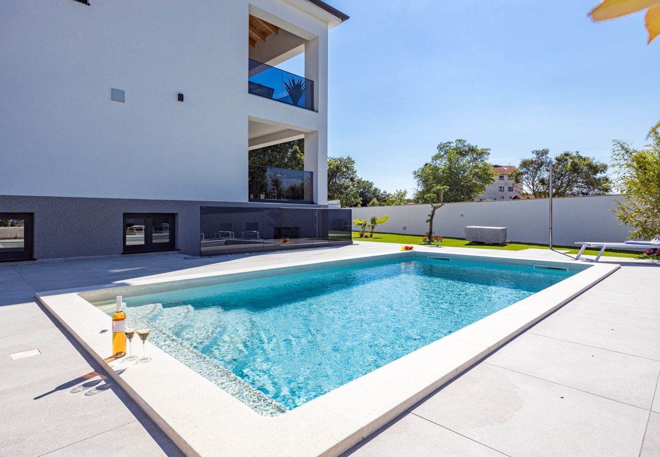 Villa in Štinjan - Villa Antares - Luxurious Vacation Oasis