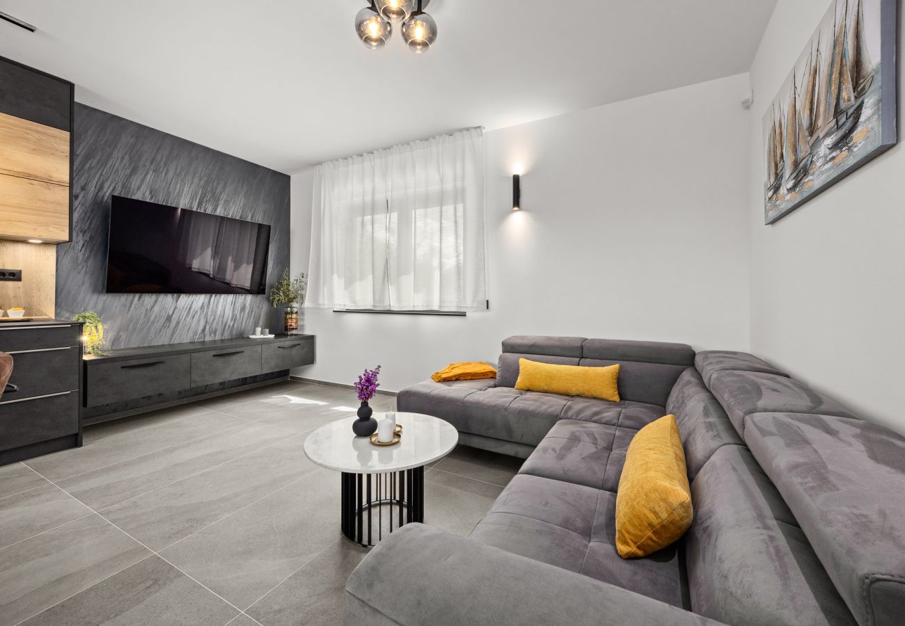 Villa in Štinjan - Villa Antares - Luxurious Vacation Oasis