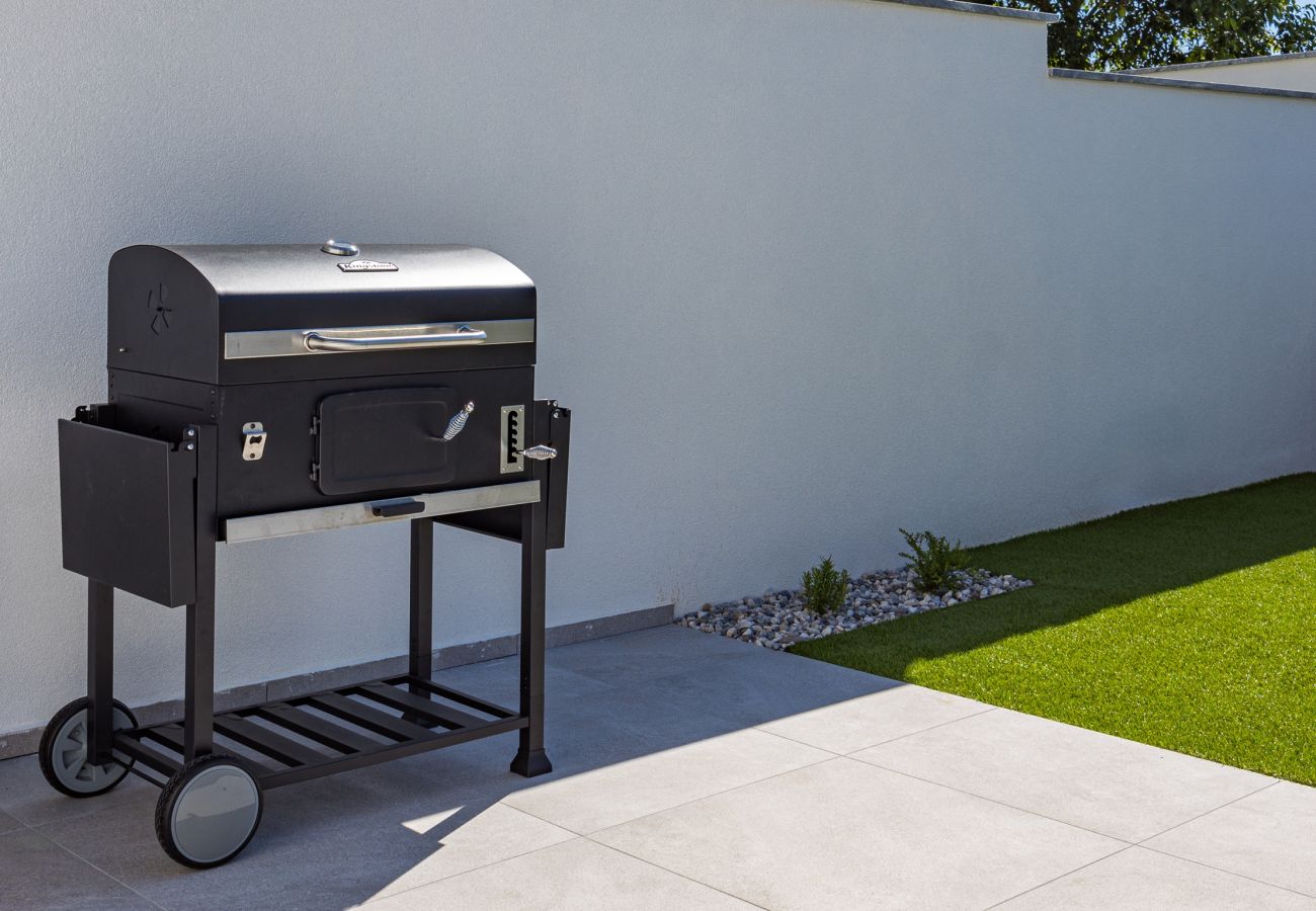 Villa in Štinjan - Villa Antares - Luxurious Vacation Oasis