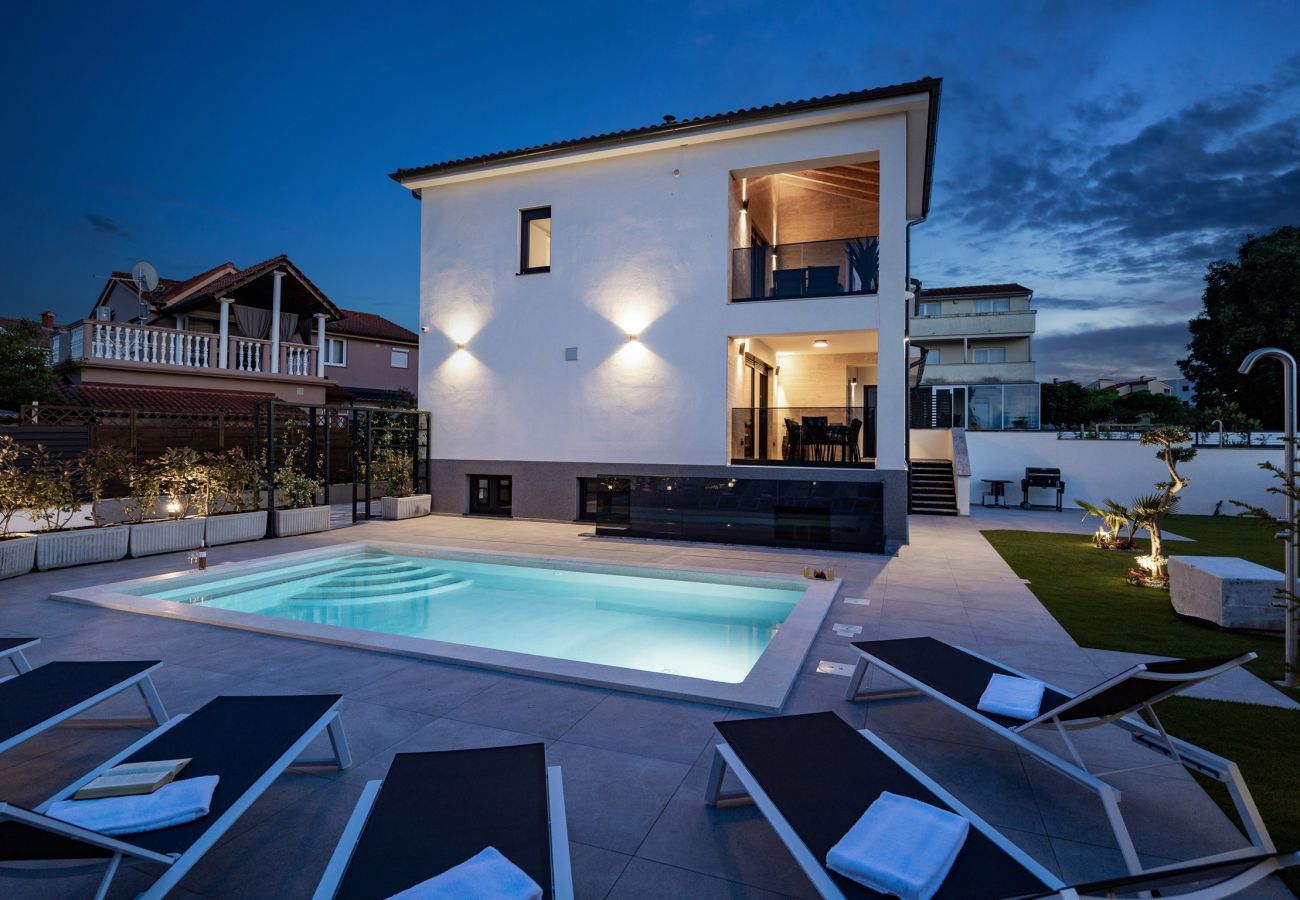 Villa in Štinjan - Villa Antares - Luxurious Vacation Oasis