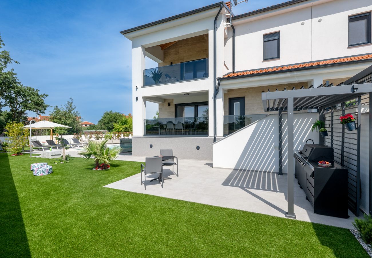 Villa in Štinjan - Villa Antares - Luxurious Vacation Oasis