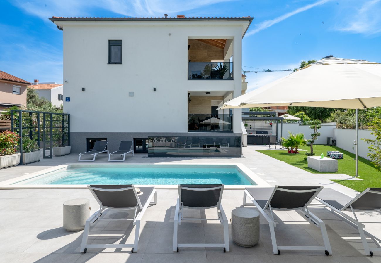 Villa in Štinjan - Villa Antares - Luxurious Vacation Oasis