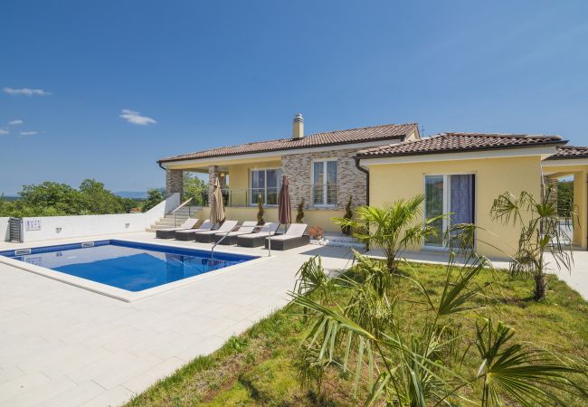 Villa in Kapelica - Gorgeous Villa Lands with Private Pool