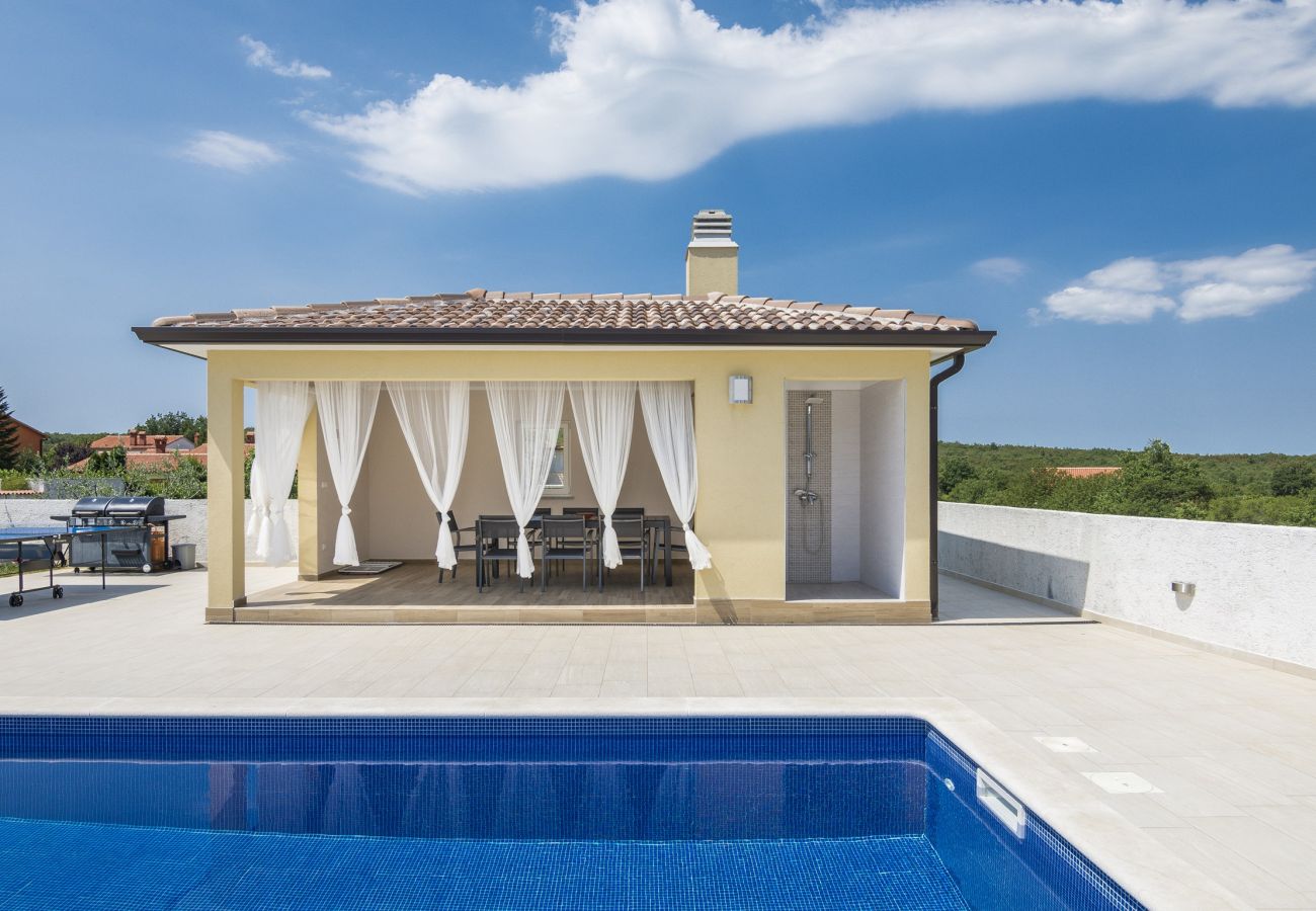 Villa in Kapelica - Gorgeous Villa Lands with Private Pool