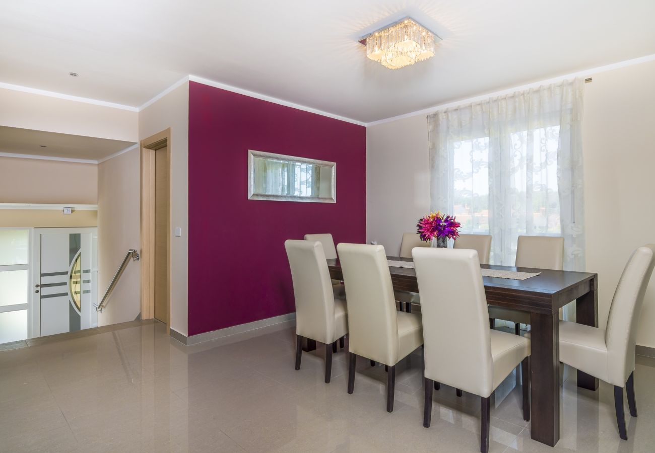 Villa in Kapelica - Gorgeous Villa Lands with Private Pool