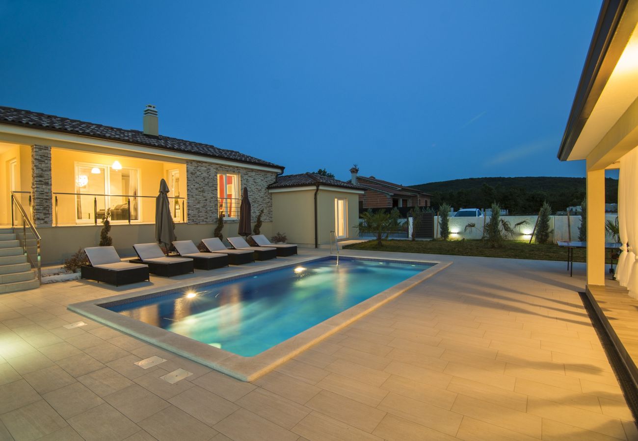 Villa in Kapelica - Gorgeous Villa Lands with Private Pool
