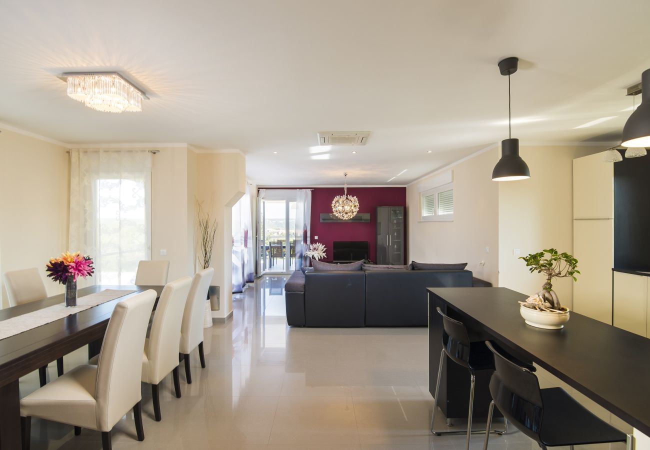 Villa in Kapelica - Gorgeous Villa Lands with Private Pool