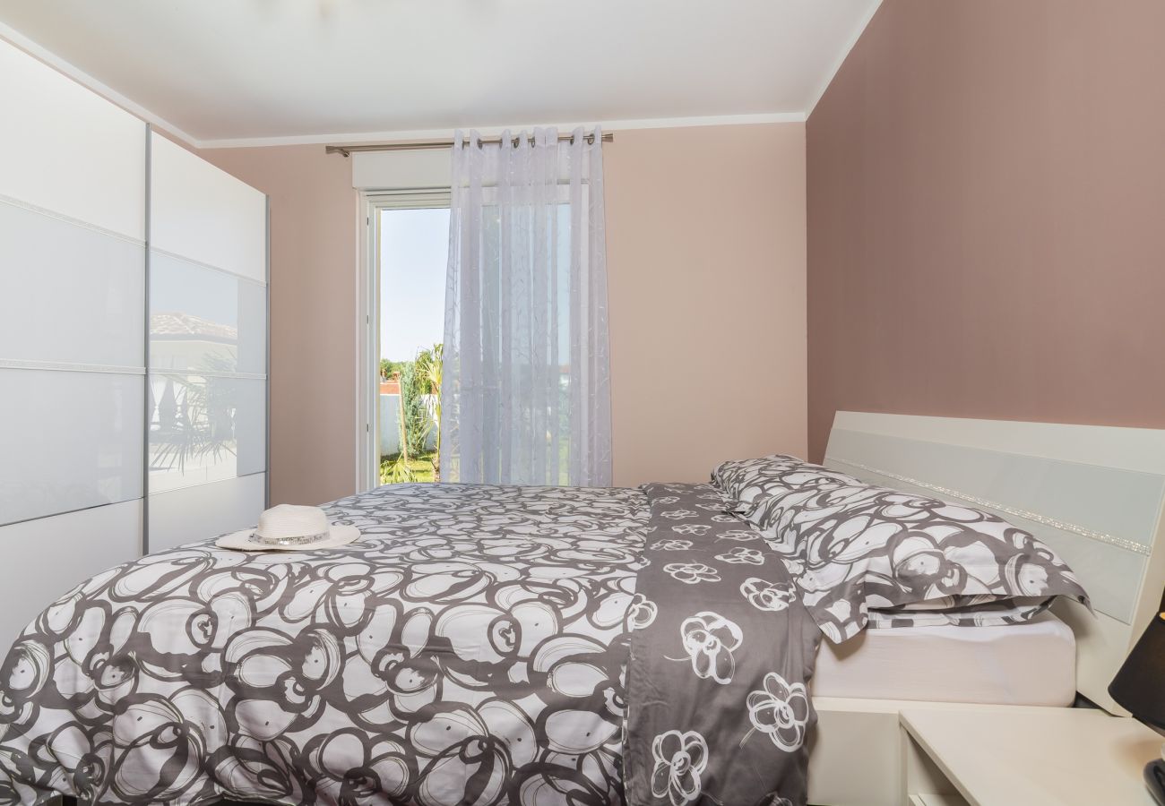 Villa in Kapelica - Gorgeous Villa Lands with Private Pool