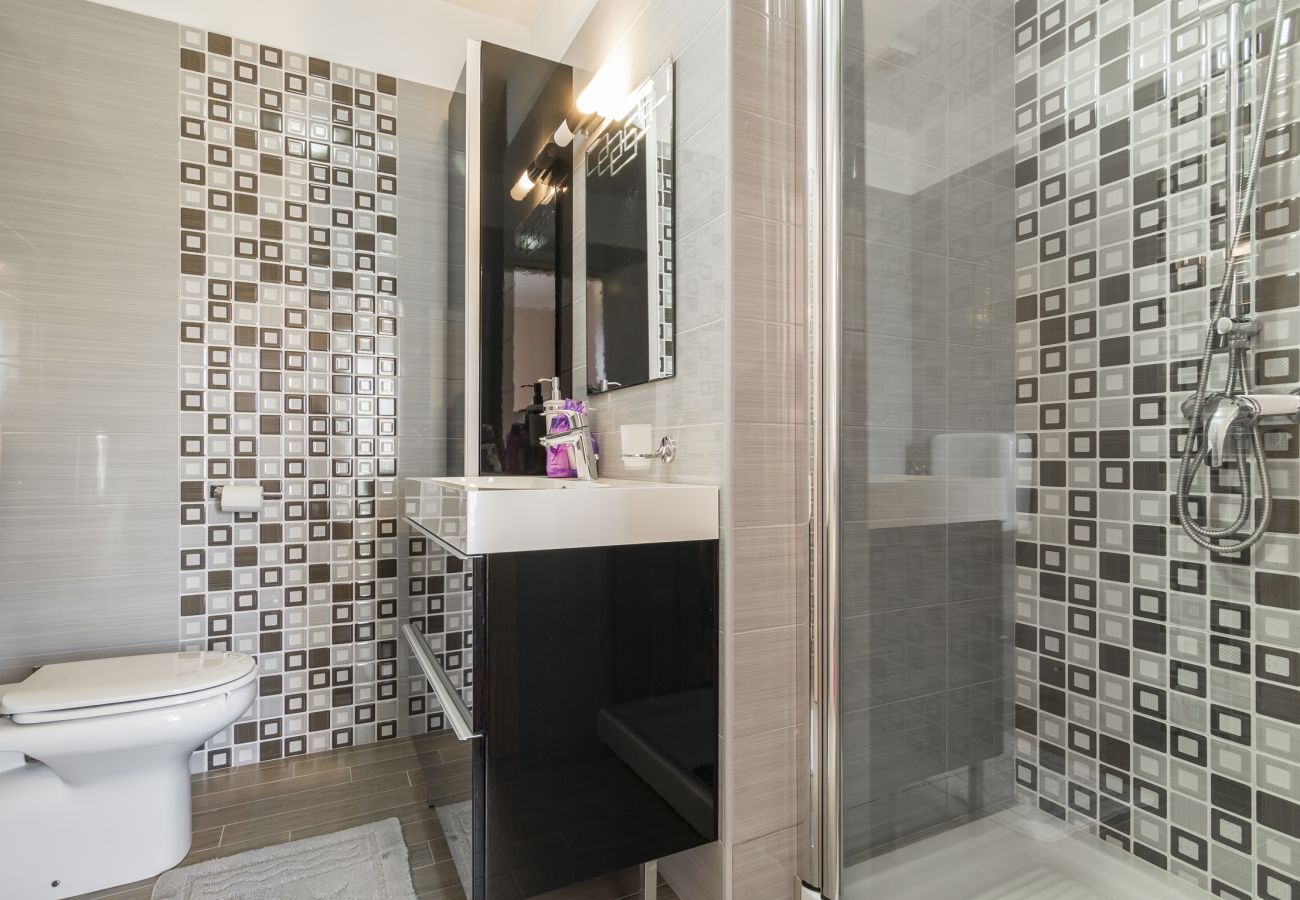 Villa in Kapelica - Gorgeous Villa Lands with Private Pool