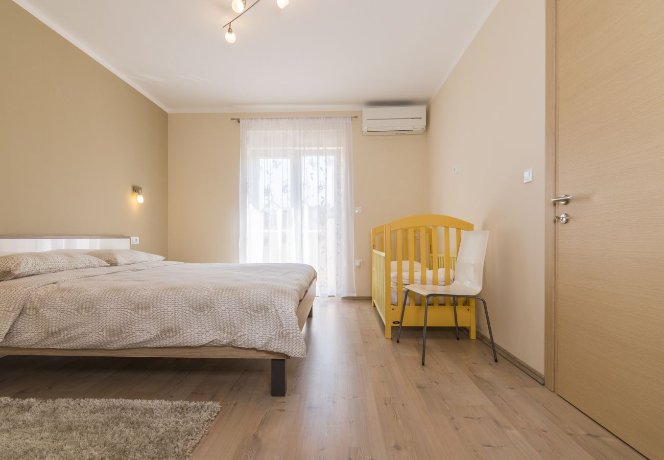 Villa in Kapelica - Gorgeous Villa Lands with Private Pool