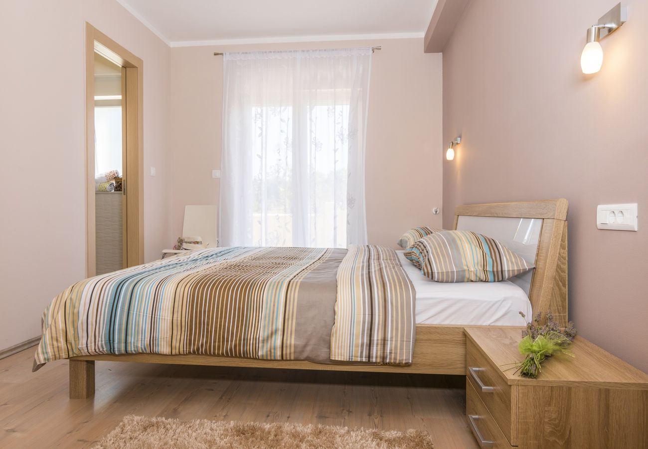 Villa in Kapelica - Gorgeous Villa Lands with Private Pool