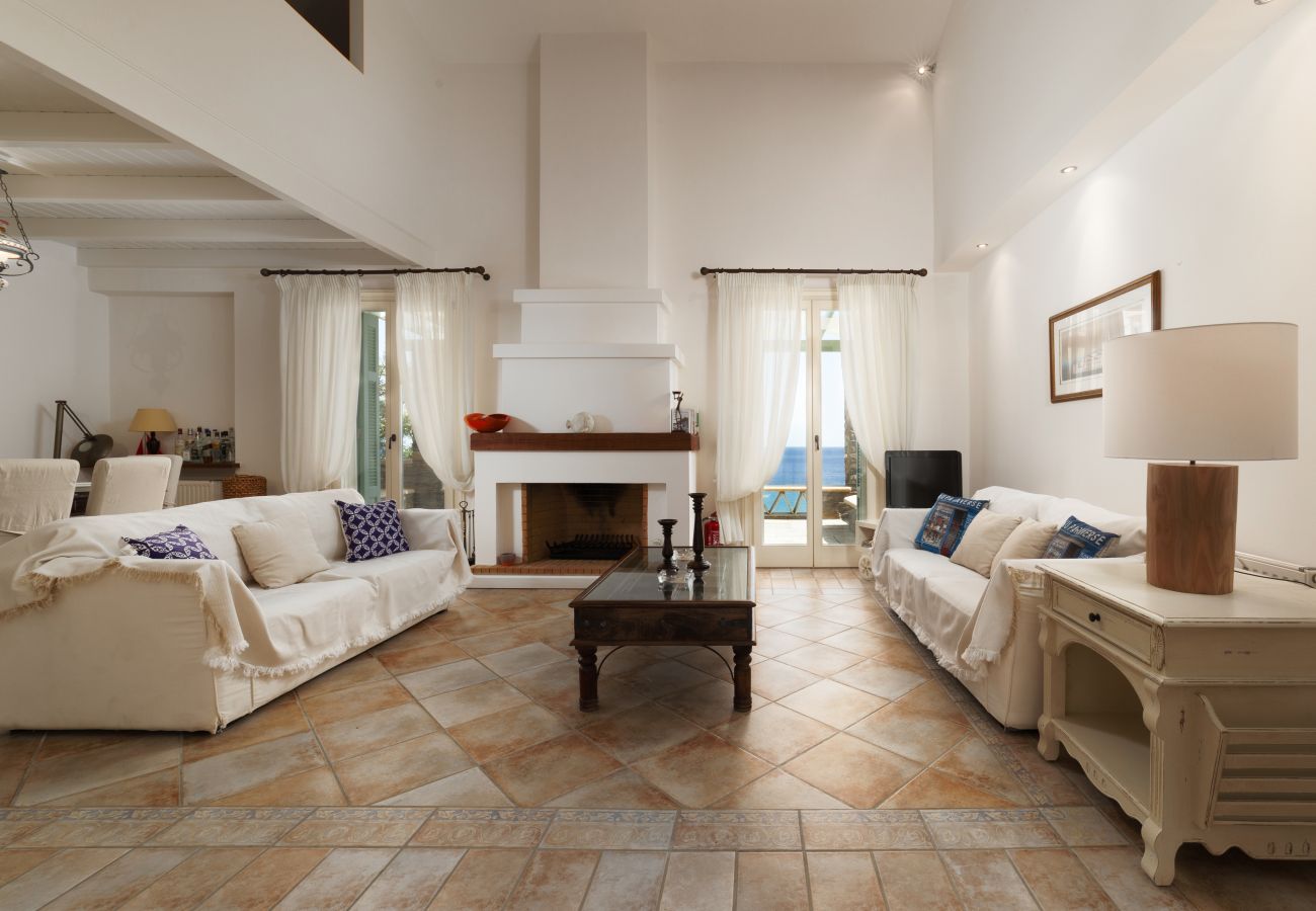 Villa in Andros - Premium Andros Escape