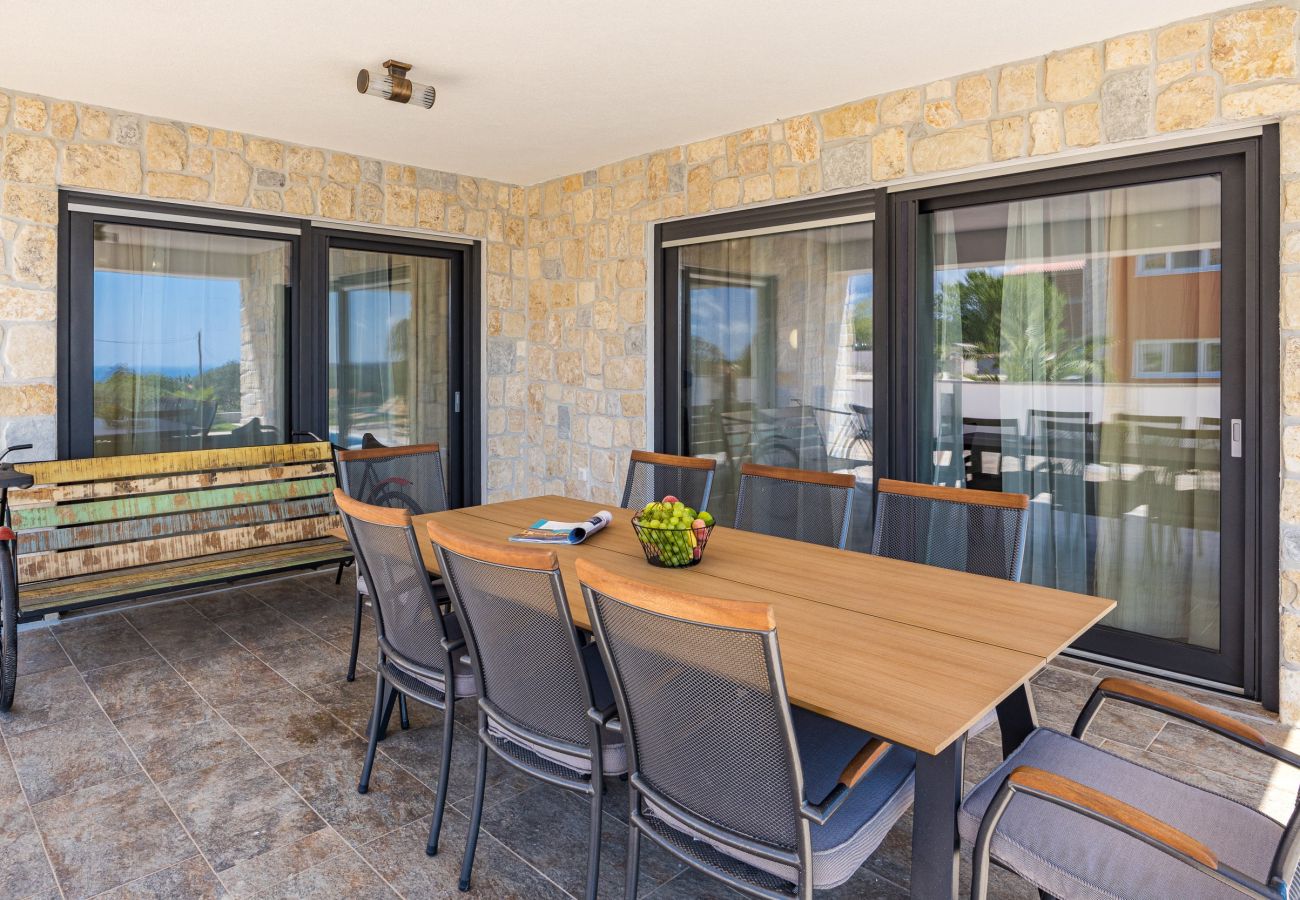 Villa in Krnica - Enchanting Villa North with Pool and Jacuzzi