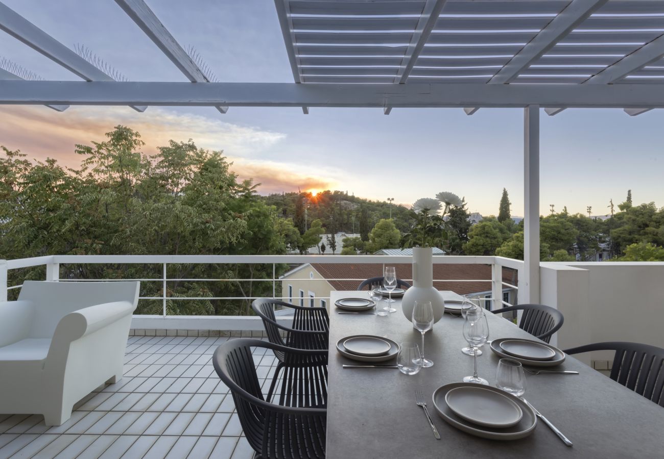 Terraced House in Athens - Spacious 3bdr Townhouse with Monumental View