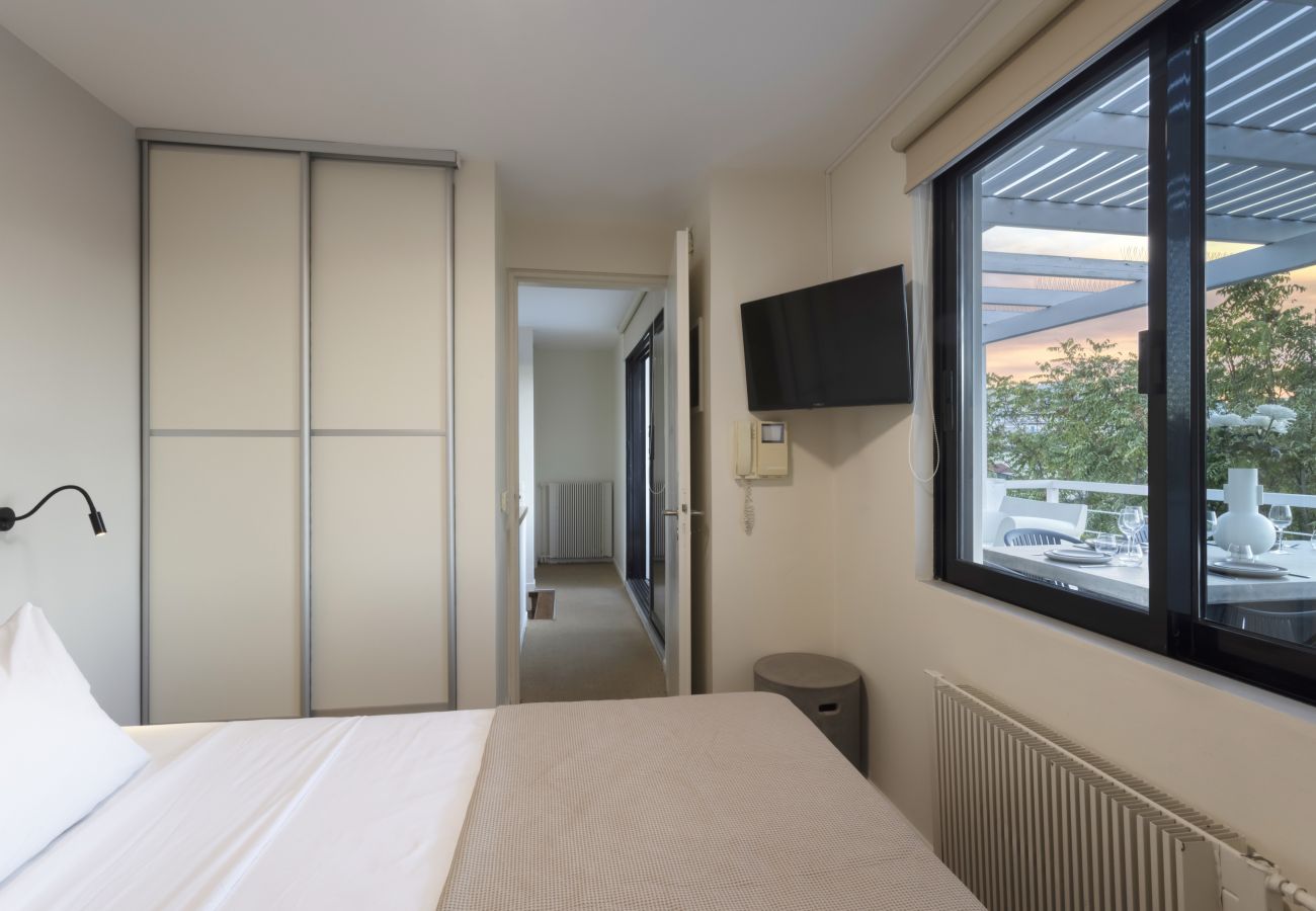 Terraced House in Athens - Spacious 3bdr Townhouse with Monumental View