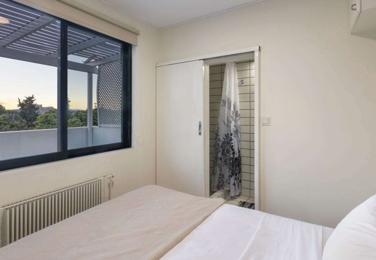 Terraced House in Athens - Spacious 3bdr Townhouse with Monumental View